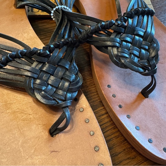 Frye Boots Valley Sandals Braided Thong Slip On Black Leather Size 7 NWT NEW - Picture 2 of 7